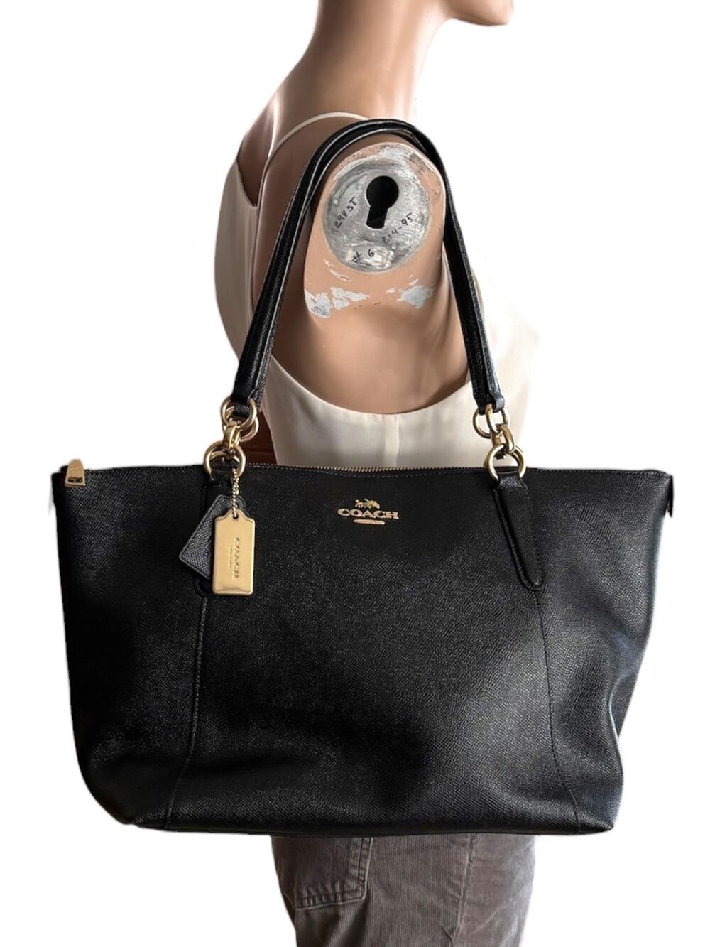COACH F57526 Ava Tote Black Cross Grain Leather Shoulder Bag Gold Hangtag